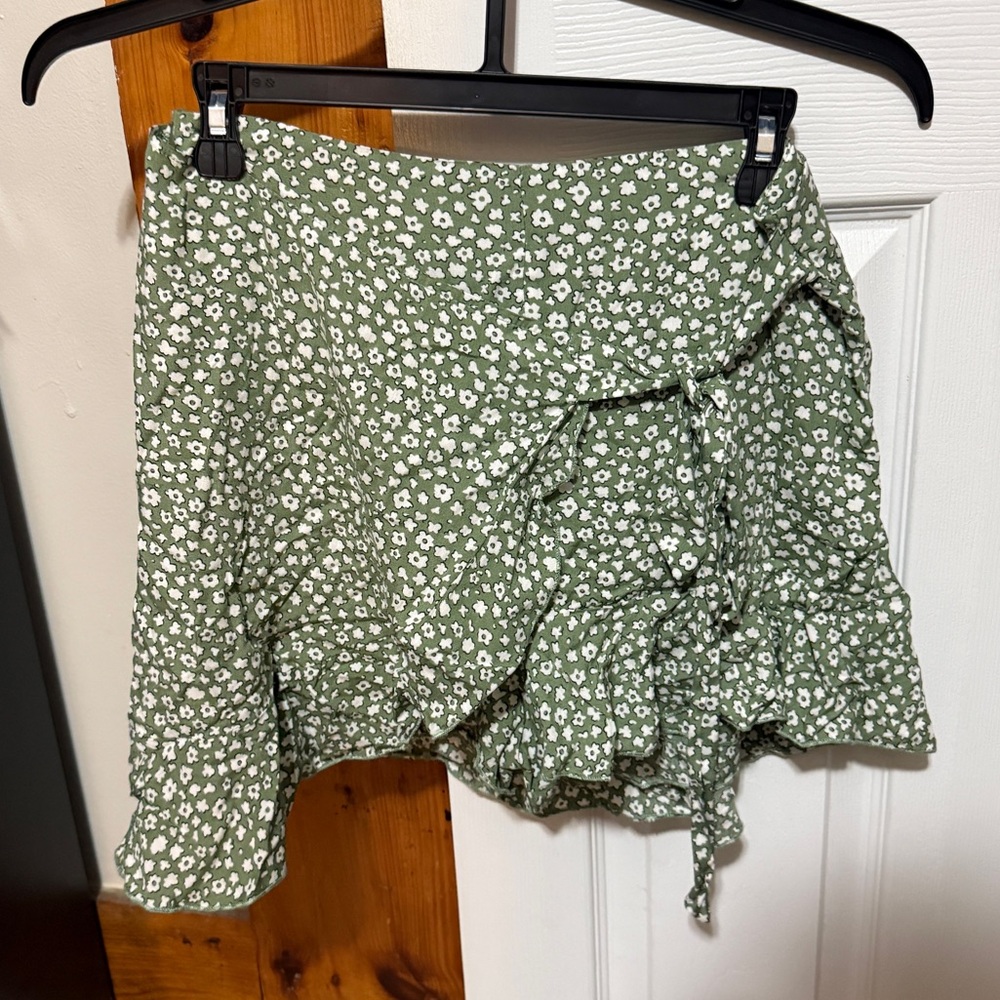Green Floral Ruffle Skort